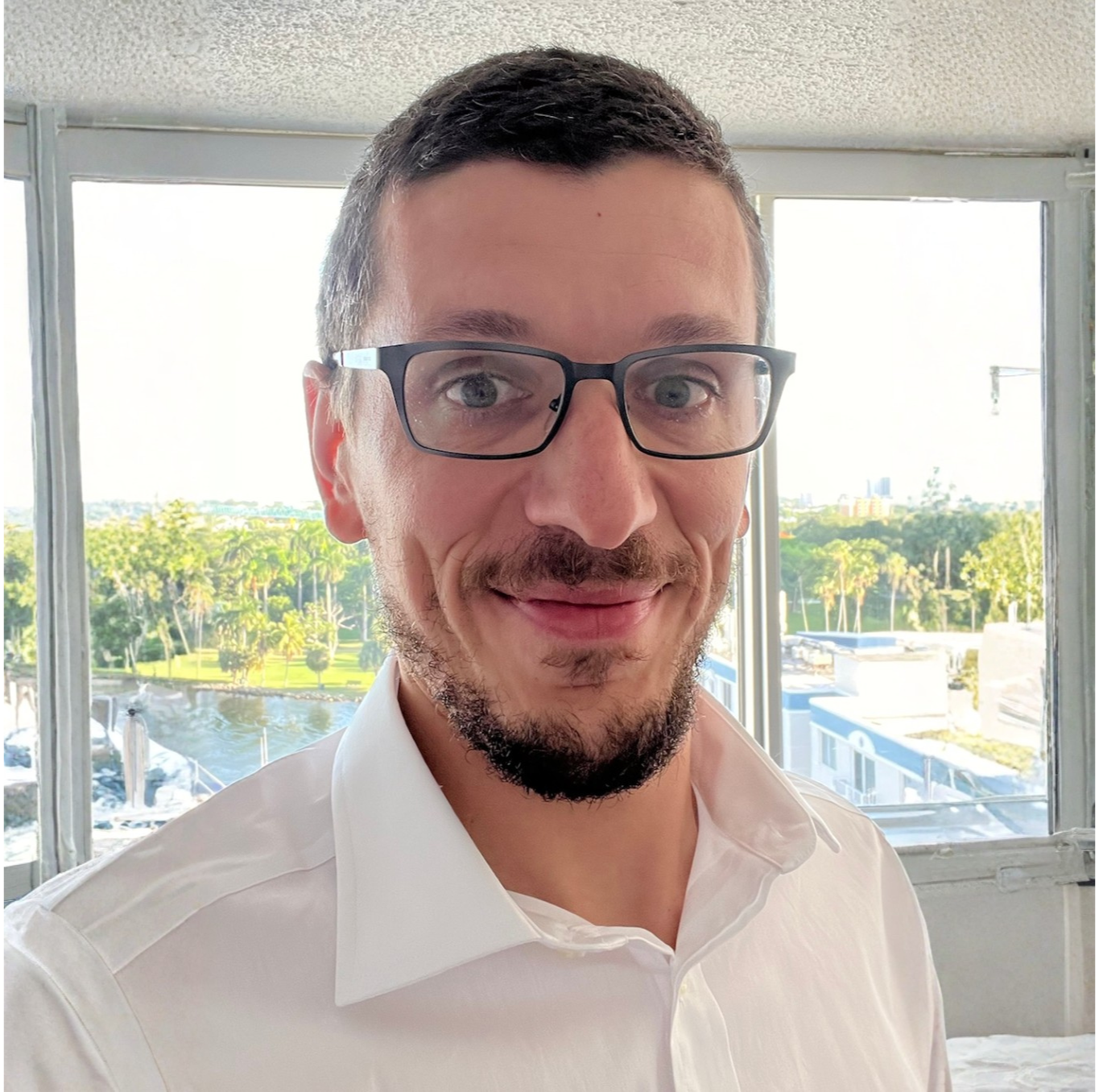 Dr. Gaëtan J. Delcroix